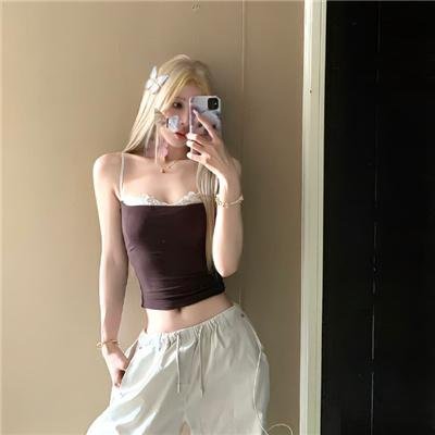 穿着旗袍的女孩